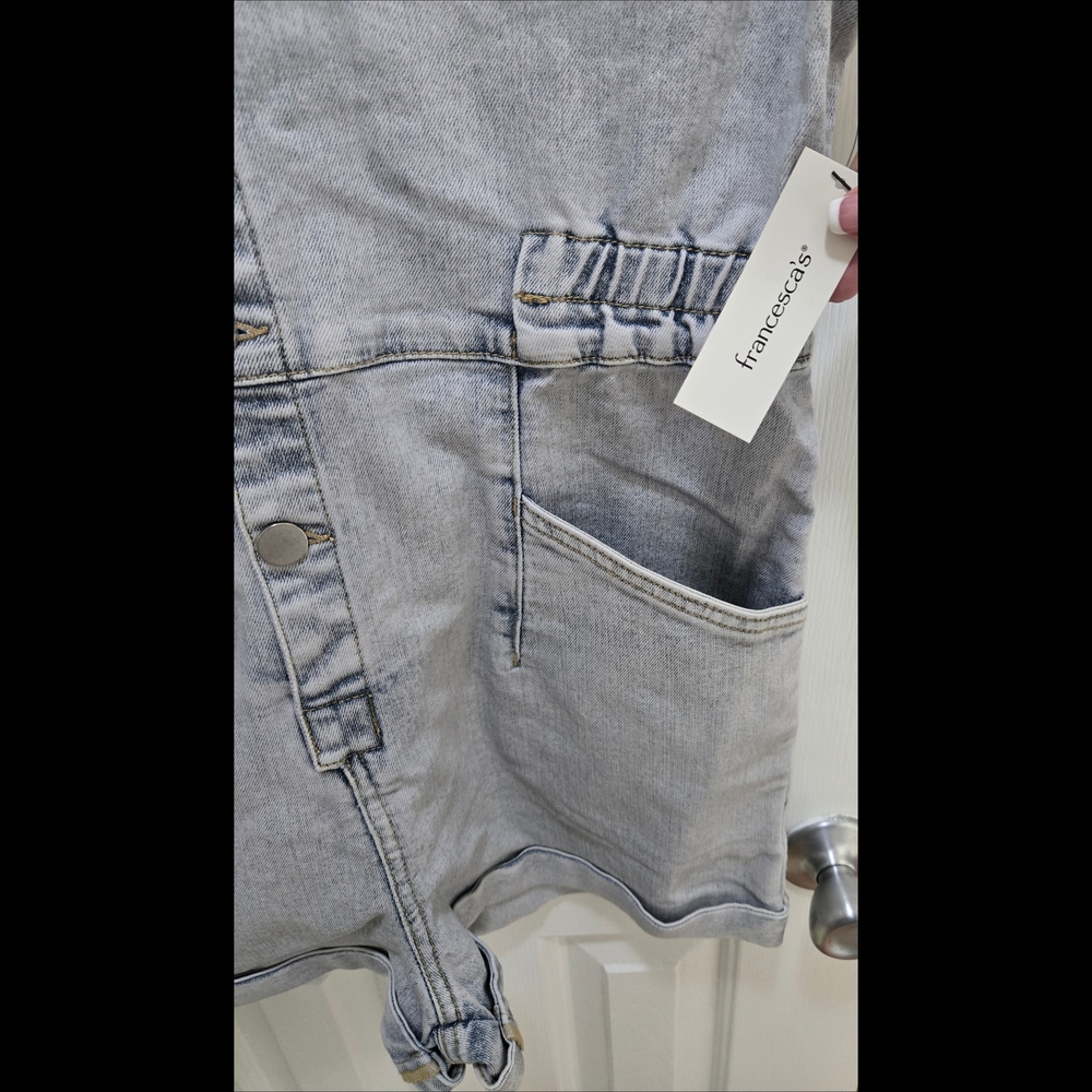 Francesca's Collections Light Wash Denim Romper Sz Med - Picture 4 of 5
